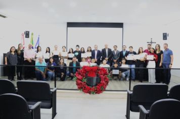 ALUNOS DE ESCOLA ESTADUAL E PRIVADAS DE MONTE SIÃO RECEBERAM CERTIFICADO DE CONCLUSÃO DO PARLAMENTO JOVEM DA ESCOLA DO LEGISLATIVA DA CÂMARA MUNICIPAL DE MONTE SIÃO