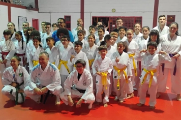 Projeto social de karatê oferece aulas gratuitas para crianças e adolescentes em Monte Sião