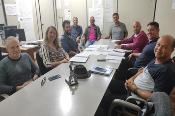 REUNIÃO DEFINE NOMES PARA INSTAURAR COMISSÃO DE ANÁLISE DO ESTUDO DE VIABILIDADE TÉCNICA ECONÔMICA E ESTRUTURAL DE AUTARQUIA MUNICIPAL PARA O TRATAMENTO DE ÁGUA E ESGOTO