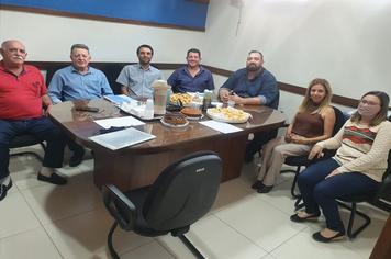 Comissão que estuda possível implantação de Autarquia para o Tratamento de Água e Esgoto em Monte Sião, visita DEMAE de Ouro Fino