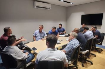 REUNIÃO ENTRE PREFEITURA DE MONTE SIÃO, EPR SUL DE MINAS E EMPRESA LIMPAV, DEFINEM DETALHES DE SEGURANÇA DURANTE OBRAS DA NOVA ROTATÓRIA