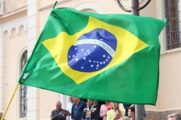 DESFILE DE 7 DE SETEMBRO EM MONTE SIÃO, COMEMORA OS 200 ANOS DE INDEPENDÊNCIA DO BRASIL