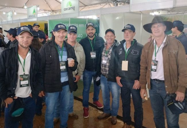 Produtores Rurais de Monte Sião participam de um dia no campo promovido pela Emater