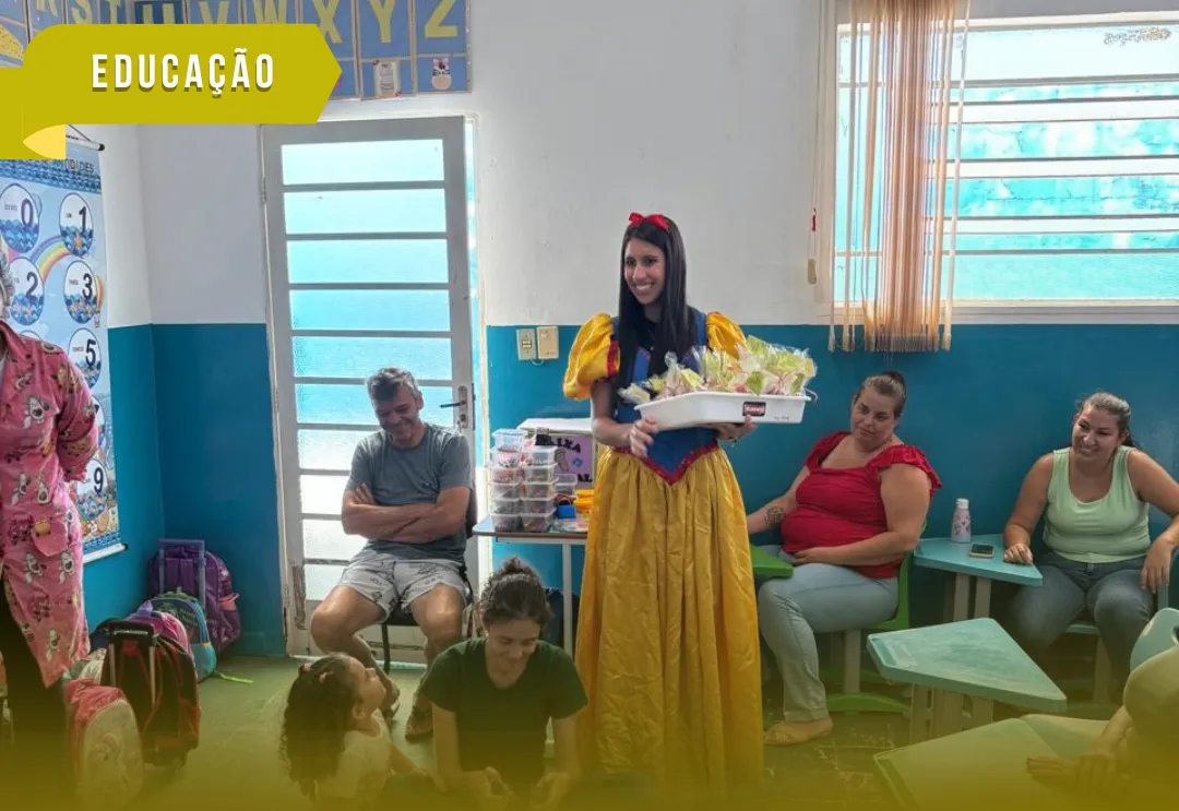 Setor de Nutrição acolhe alunos da rede municipal com entrega de frutas na volta às aulas de 2026