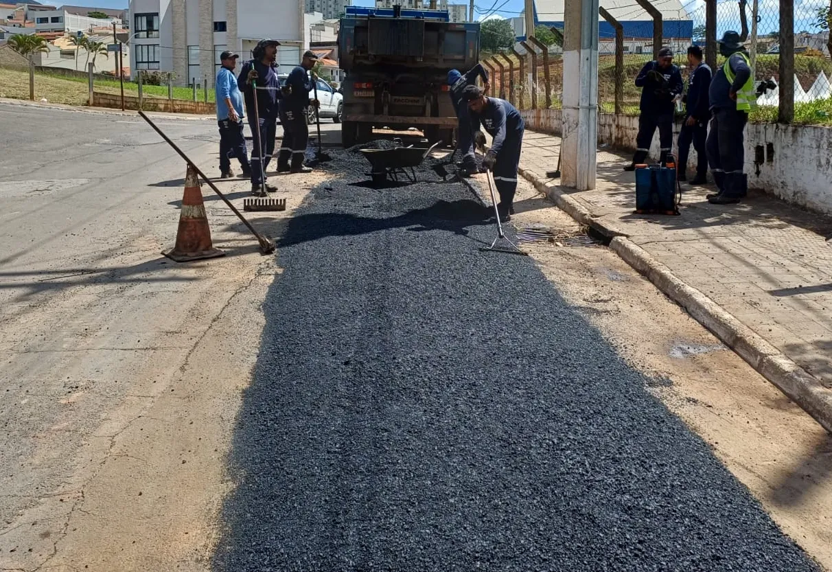 Prefeitura de Monte Sião dá início à operação tapa-buracos