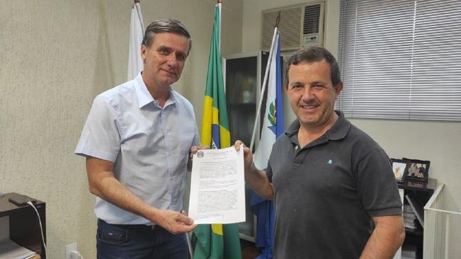 PREFEITURA REALIZA DOAÇÃO DE BENS MÓVEIS AO REAVIDA DE MONTE SIÃO