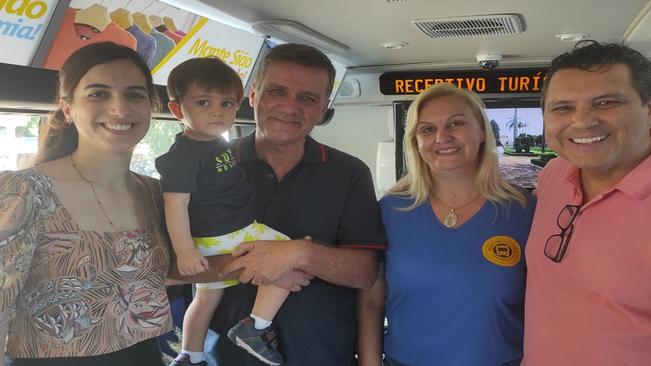 Prefeito visita o Ônibus Receptivo Turístico de Monte Sião